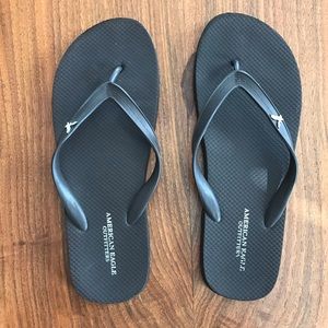 NEW, Men’s American Eagle flip flops, Size 10
